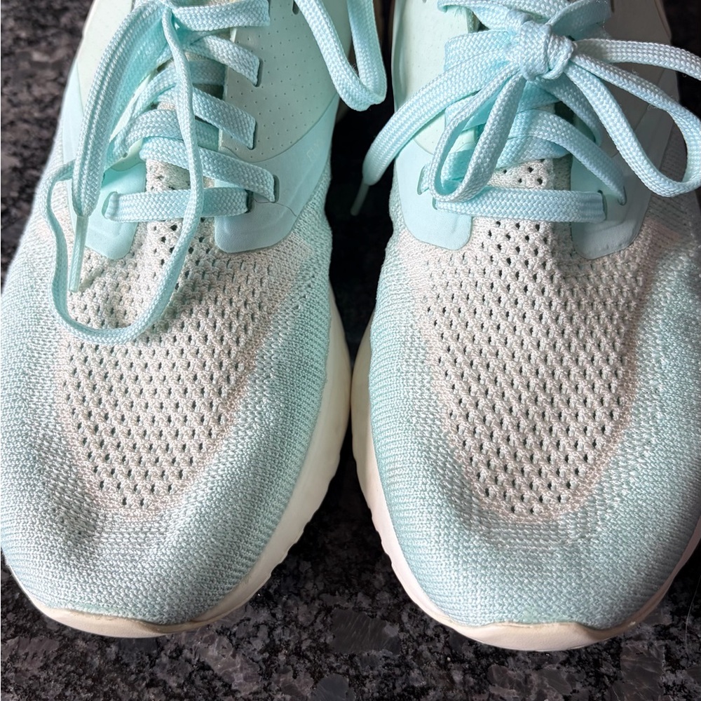 Nike Women's Mint Green Athletic Shoes